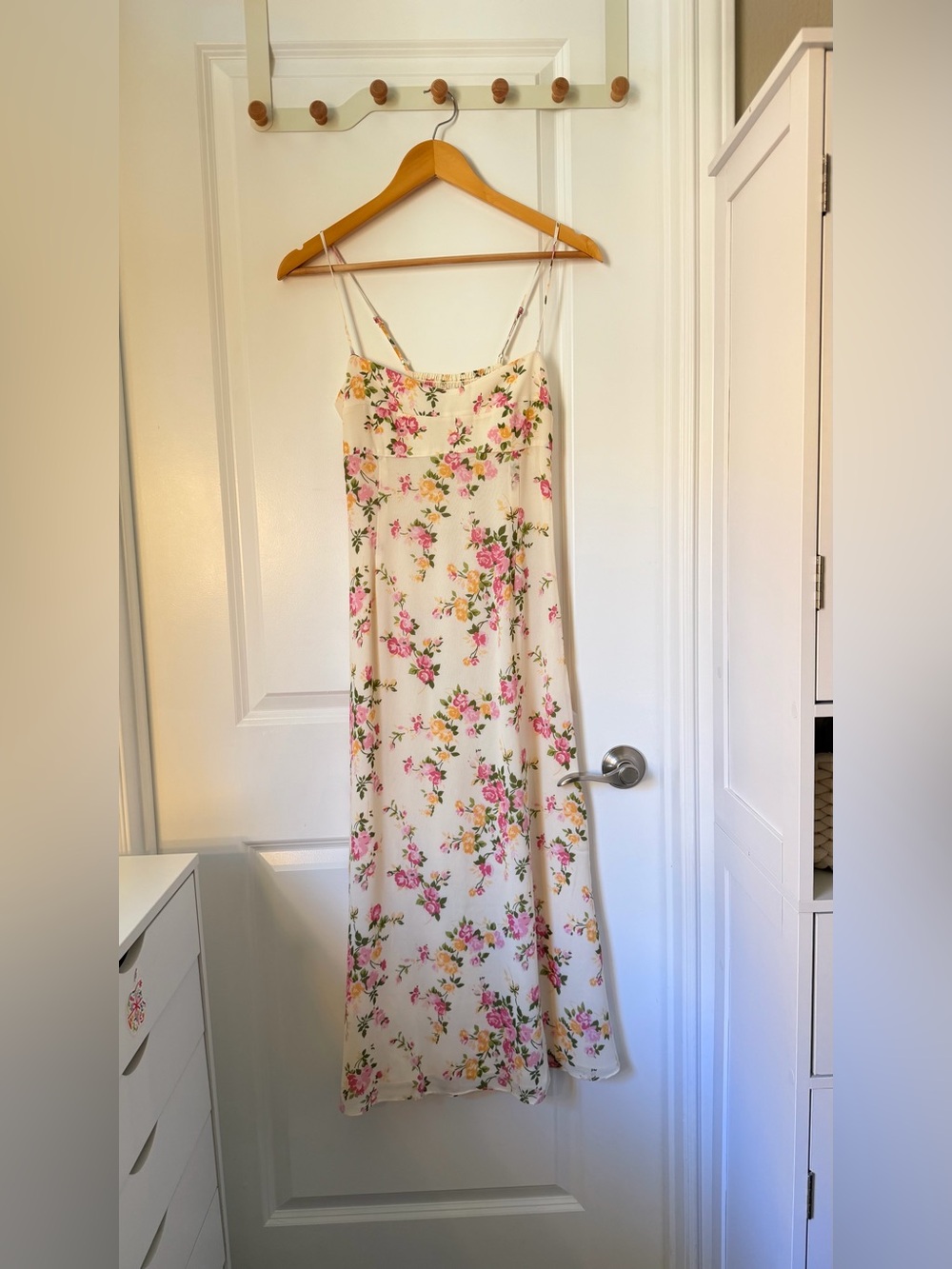 Reformation Milica Dress in Posy, NEW WITHOUT TAGS, NEVER WORN, NO FLAWS. - Picture 6 of 13